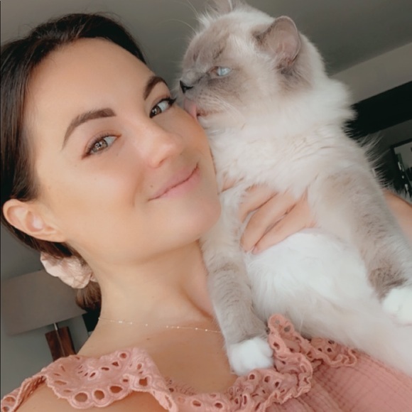 Meet your Posher, Danielle - Picture 1 of 1